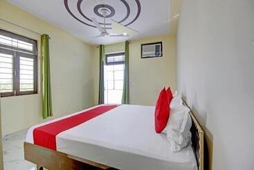فندق Oyo Flagship 81378 Dadri Stays