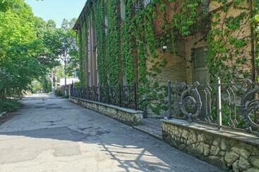 هاستل Vila Codru