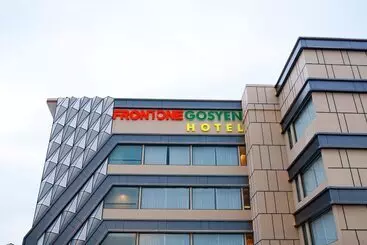 Front One Gosyen Hotel Salatiga