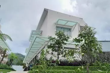 In Villa Garden Resort