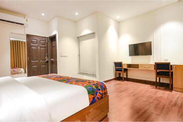 Fabhotel S Grand Amritsar