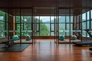 Hotel Wishgarden Resort