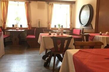 Hotel Gasthof Zur Post   Inning