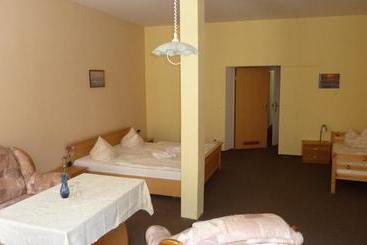 ホテル Altstadt Pension Hafenblick