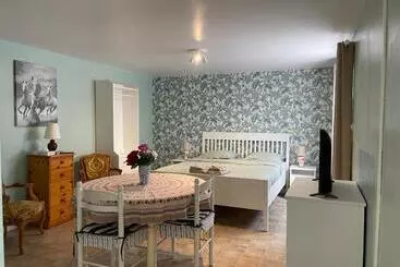 Aamiaismajoitus (B&B) Chambre Indépendante