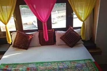 Hôtel Bhadu Place