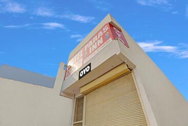 Hotel Pop 81269  Paras Inn