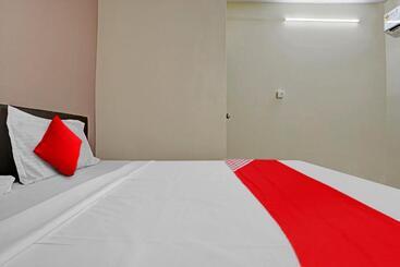 Hotell Oyo Flagship 81234  Velvet Rooms