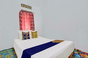 Hotell Spot On 92535 Guest House Pak Darso