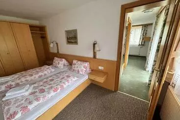 Aamiaismajoitus (B&B) Gasthof Schönblick Rußbach