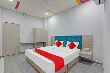 Hotel Oyo Flagship 81156 Lotus