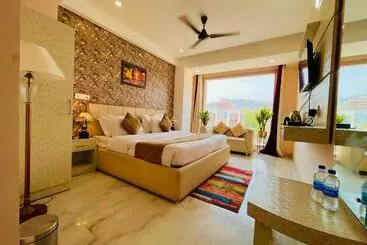 ホテル Tirath Lodge, Haridwar