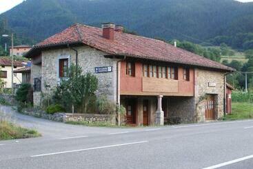هاستل Casa Aldea Los Castaños