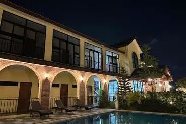 ホテル Cottagepine Rayong Resort&cafe