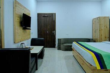 Hotel Treebo The King Mohali