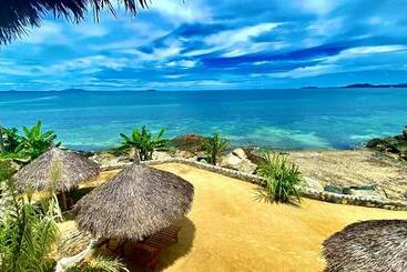 هتل Veronika Resort Nosy Komba