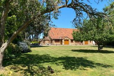 ホテル Ye Olde Plough House