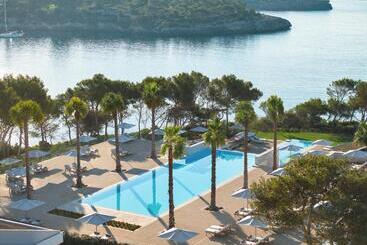 استراحتگاه Ikos Porto Petro