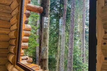 هتل Hut In Hatsvali