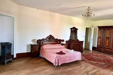 Aamiaismajoitus (B&B) Chateau De Frasne