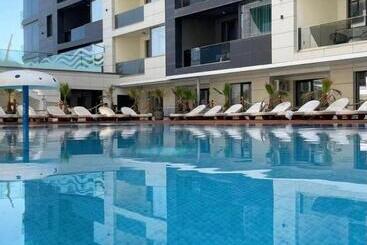 5 Stars 301 Frontal Sea View Apartment