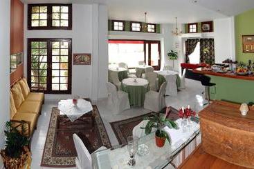 酒店 Barbara Museum