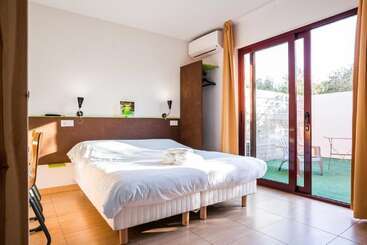 هتل Hôtel Acajou