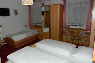 Отель Albergo Gader