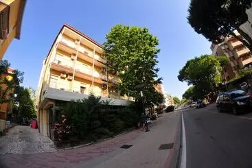 هتل Antonella