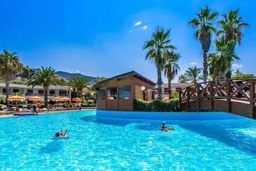 Hotel Club Residence La Castellana Mare