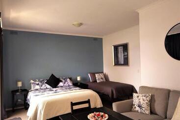 膳宿费 Banksia Park Estate