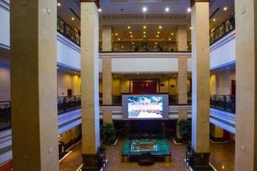 فندق Blossom International