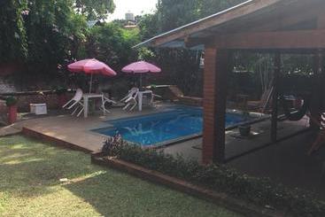 בית מלון כפרי El Guembe Suites