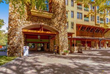 هتل Palmyra 4a   Panoramic Peaks Lodge