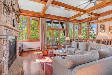 هتل Palmyra 4a   Panoramic Peaks Lodge