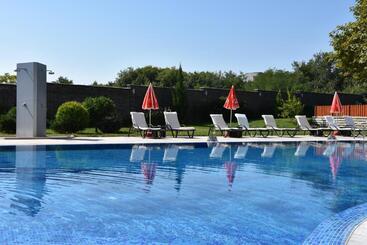 בית מלון כפרי Sana Spa