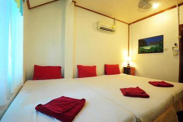 Hotel October Hostel