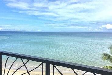 Sunset At Aninuan Beach Resort Powered By Cocotel