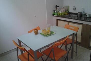 ユースホステル Falow