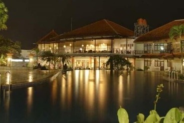 Hotelli Horison Tirta Sanita Kuningan