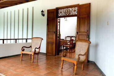 فندق Okvin River Villa