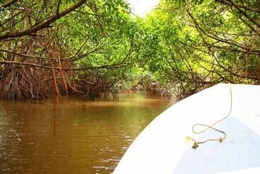 Hotel Okvin River Villa