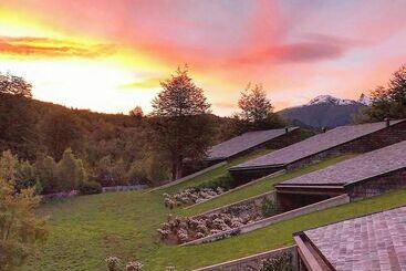 Отель Uman Lodge