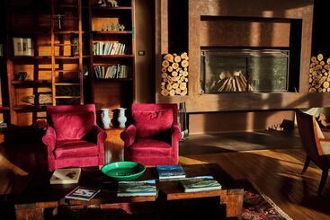 Отель Uman Lodge