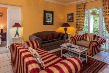 펜션 Brown Jug Guest House