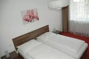 Apartahotel Ad Landek