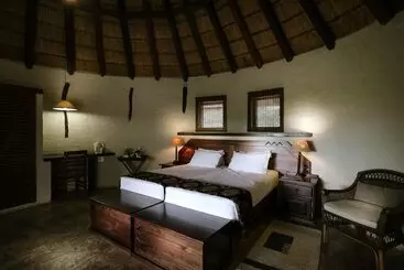 Hotel Mopane Bush Lodge