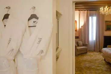 ホテル Spa  Au Charme Rabelaisien