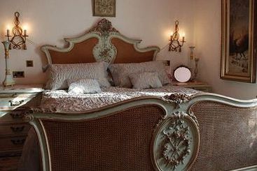 膳宿费 Priory House & Oriental Brew House