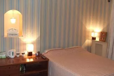 Roseview B & B